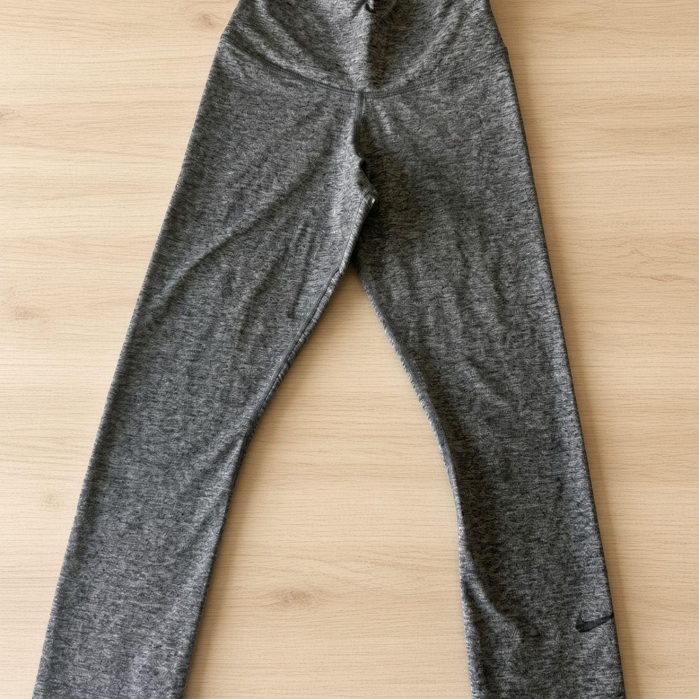 Nike Dri-FIT Womens Heather Gray High-Waisted Leggings